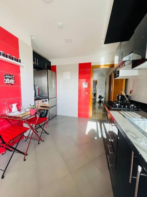A 2 Minutes De Casa Finance City, Avec 2 Casa Blanca
