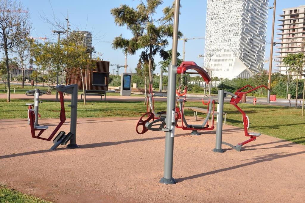 A 2 Minutes De Casa Finance City, Avec 2 Apartamento